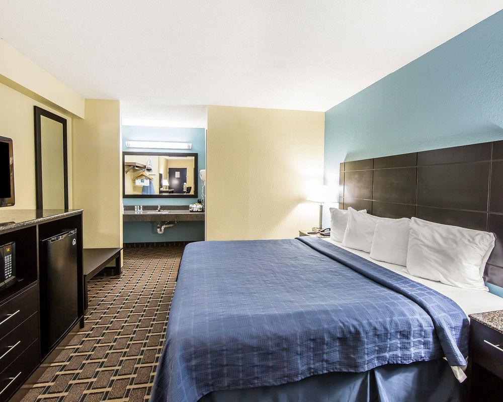 OYO Hotel Knoxville TN Cedar Bluff I-40 Eksteriør billede